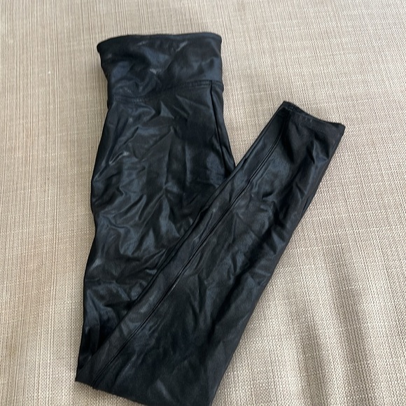 Spanx Faux Leather Leggings - Picture 5 of 5